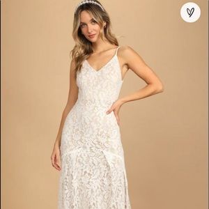 Brand new lulu Flynn dress size large. It’s absolutely beautiful